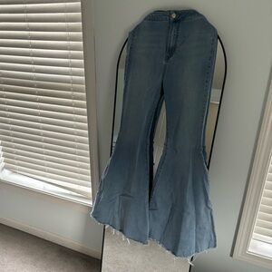 FREE PEOPLE WOMEN'S LIGHT WASH HIGH RISE JUST FLOAT ON FLARE JEANS